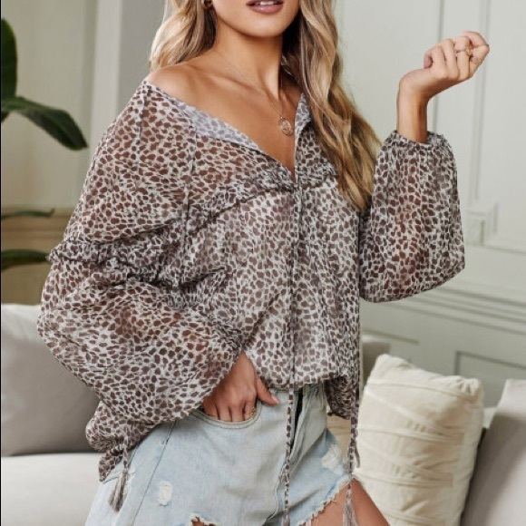 Printed Ruffle Blouse - Picture 2 of 3